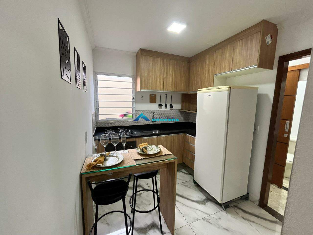 Casa para alugar com 2 quartos, 75m² - Foto 10