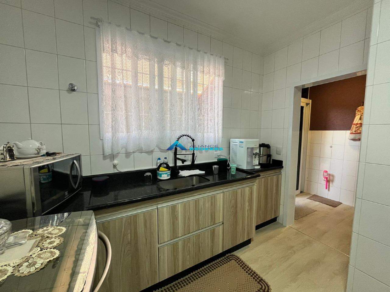 Casa à venda com 3 quartos, 126m² - Foto 11