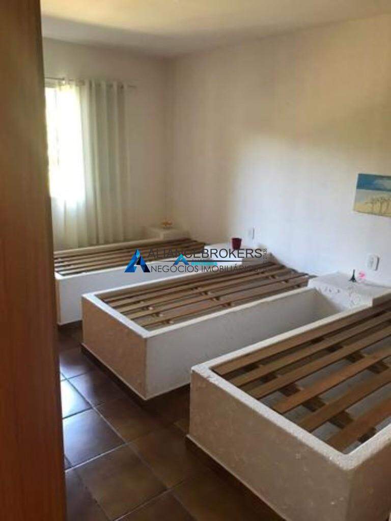 Casa à venda com 3 quartos, 281m² - Foto 14