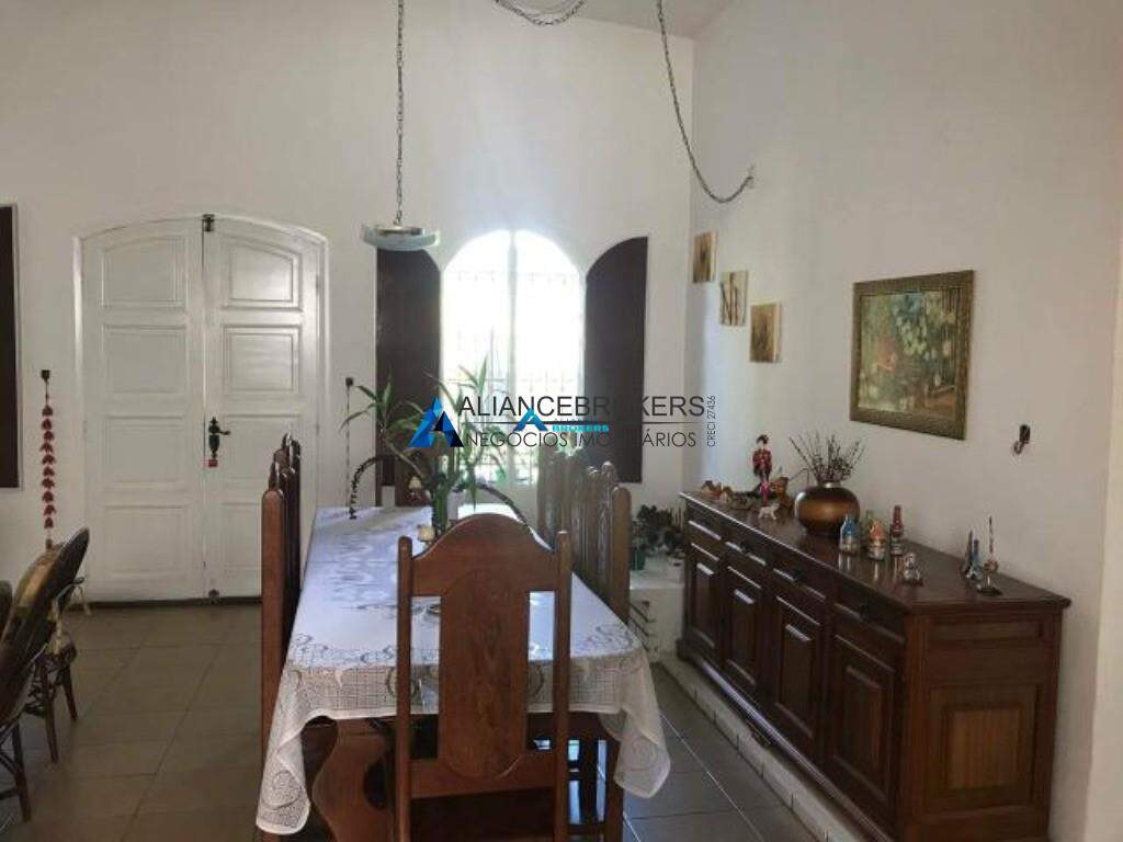 Casa à venda com 3 quartos, 281m² - Foto 7