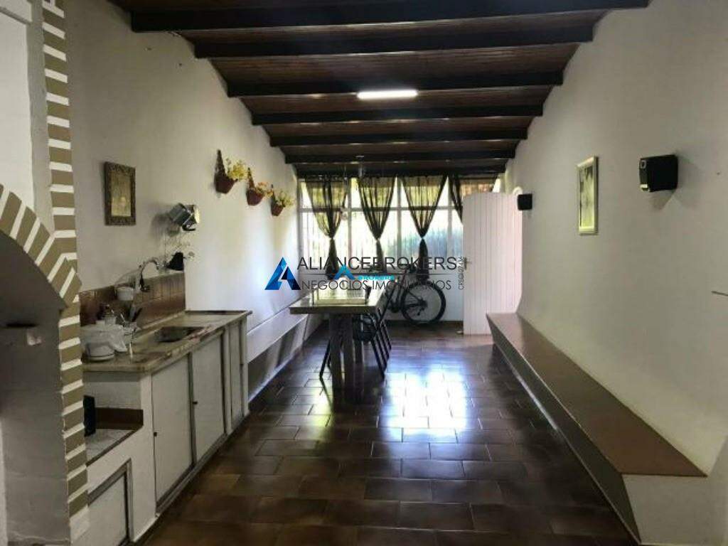 Casa à venda com 3 quartos, 281m² - Foto 9