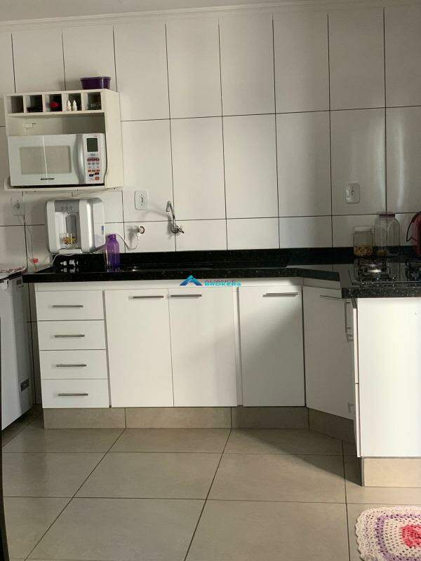 Casa à venda com 4 quartos, 120m² - Foto 9