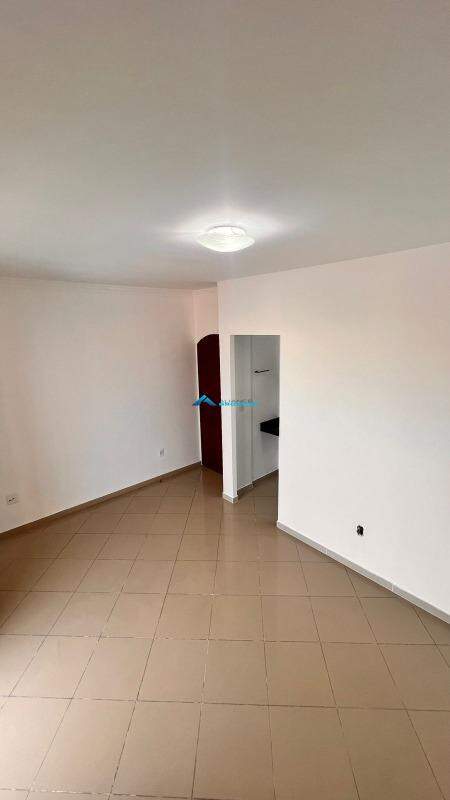 Casa para alugar com 3 quartos, 202m² - Foto 27