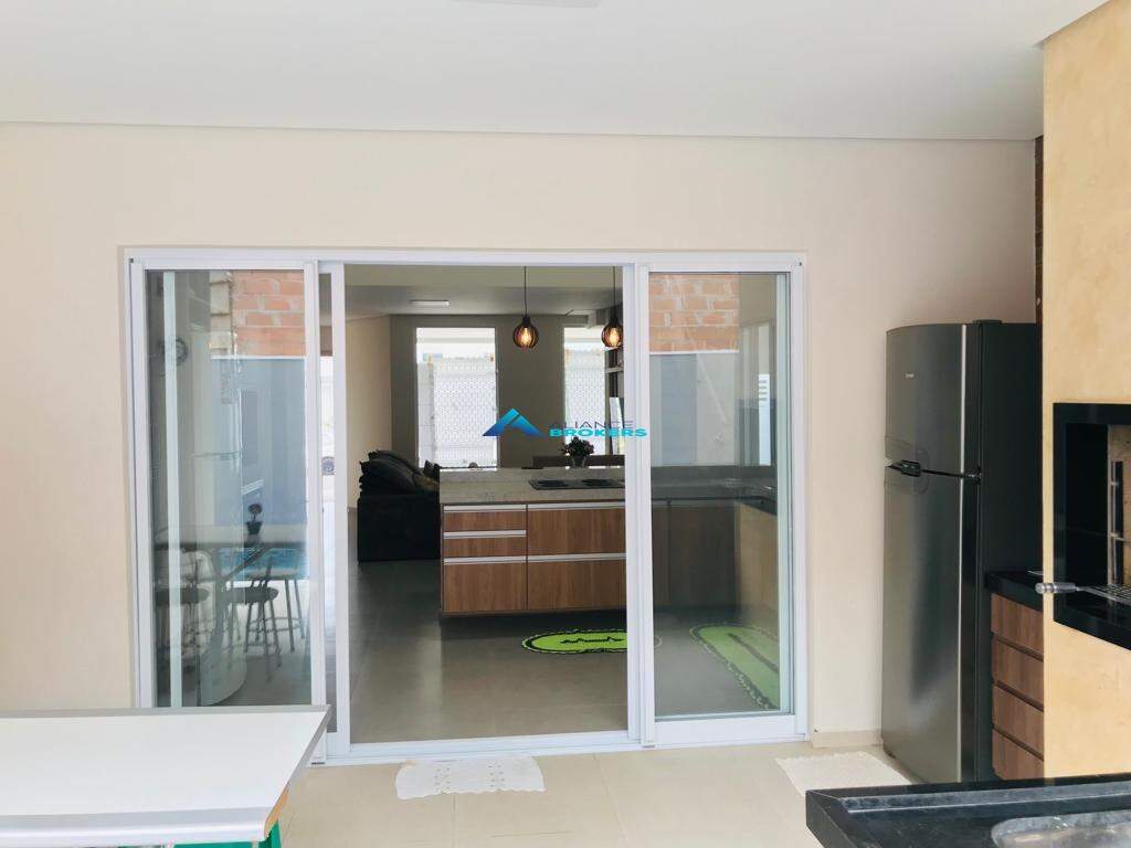 Casa à venda com 3 quartos, 170m² - Foto 12