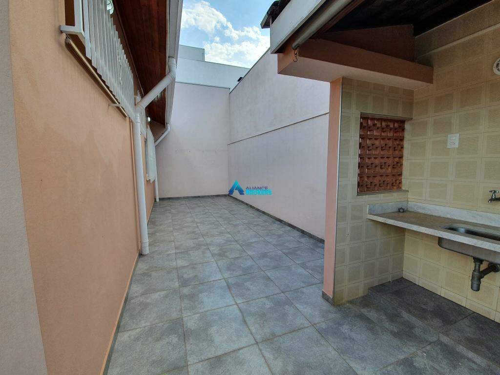 Casa à venda com 3 quartos, 207m² - Foto 5