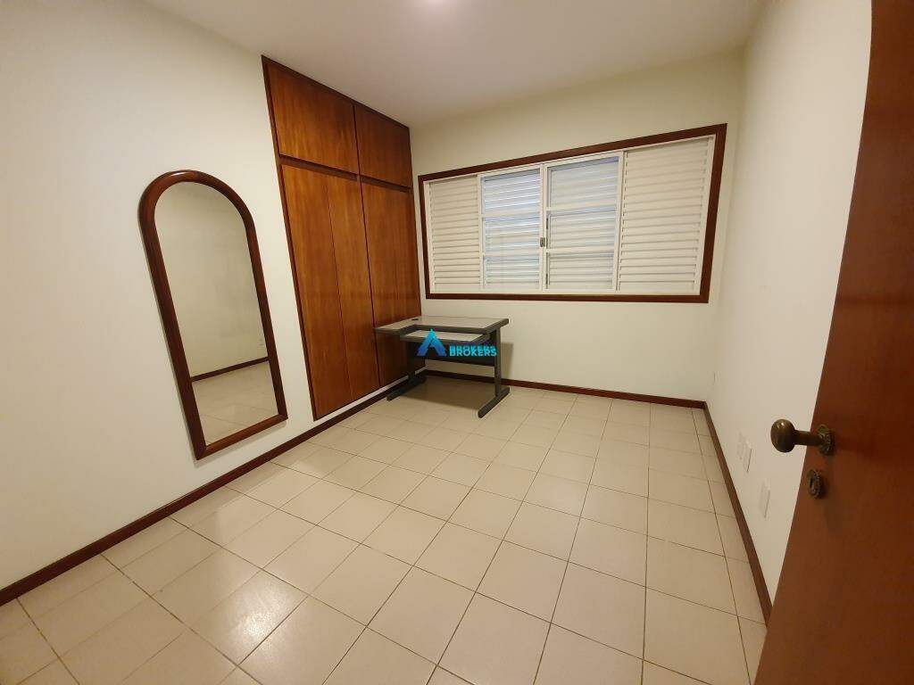 Casa à venda com 3 quartos, 207m² - Foto 13