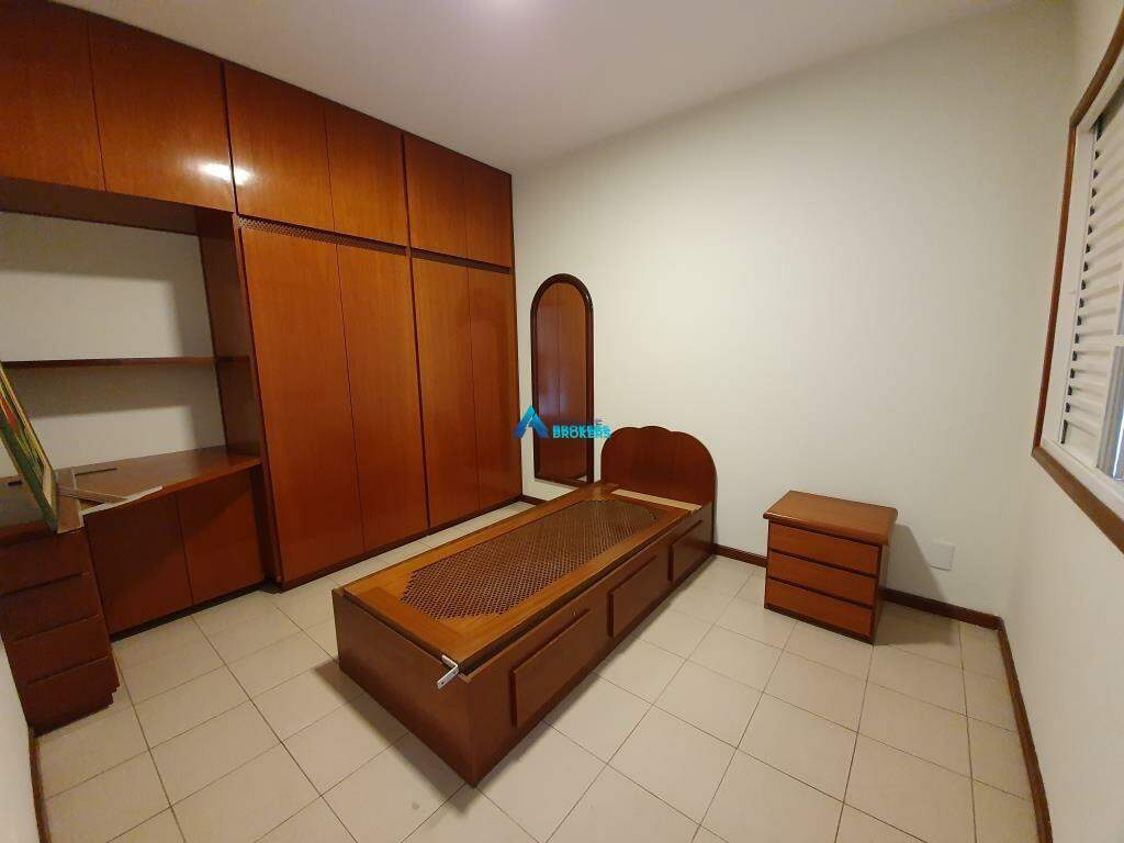 Casa à venda com 3 quartos, 207m² - Foto 14