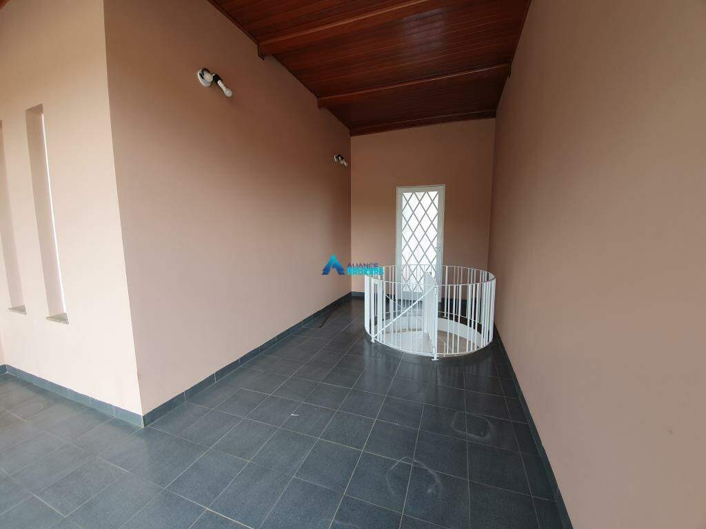 Casa à venda com 3 quartos, 207m² - Foto 17