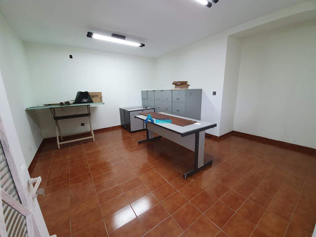 Casa à venda com 3 quartos, 207m² - Foto 18