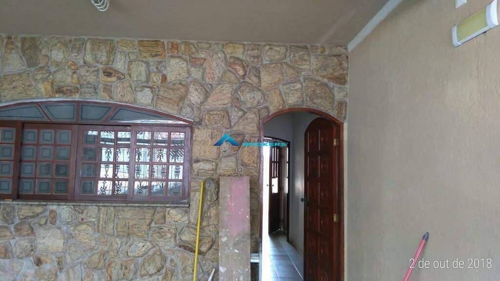 Casa à venda com 3 quartos, 89m² - Foto 1