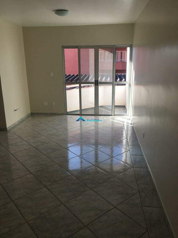 Apartamento à venda com 2 quartos, 84m² - Foto 10