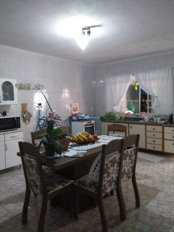 Casa à venda com 3 quartos, 260m² - Foto 14