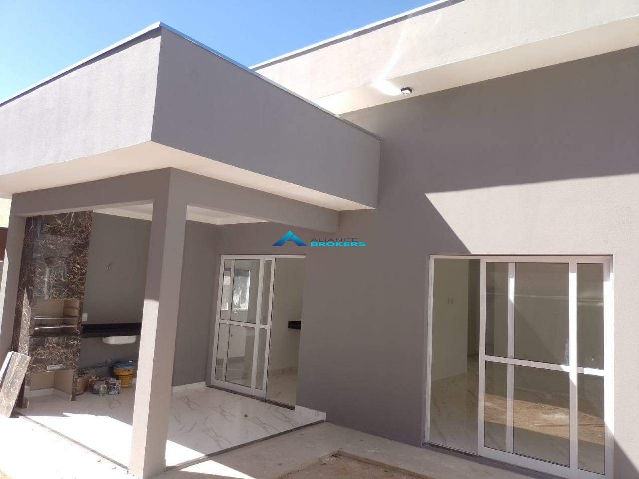 Casa à venda com 3 quartos, 135m² - Foto 1