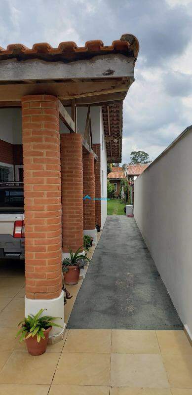 Fazenda à venda com 5 quartos, 1000m² - Foto 4