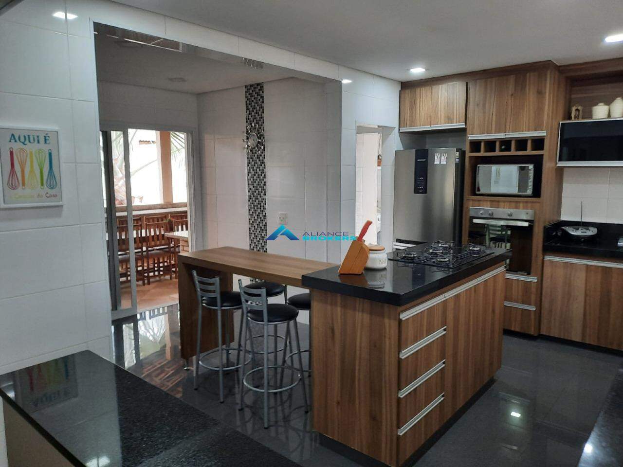 Casa à venda com 5 quartos, 293m² - Foto 7