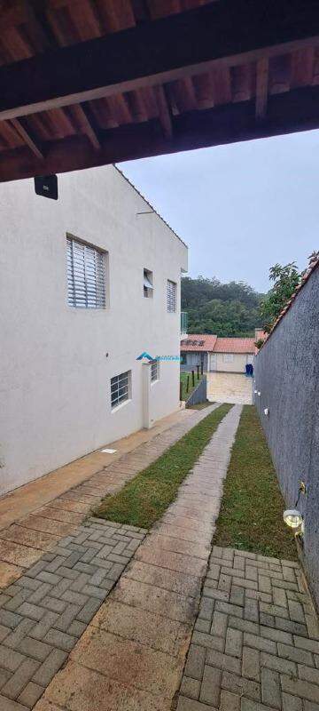 Casa à venda com 4 quartos, 300m² - Foto 4