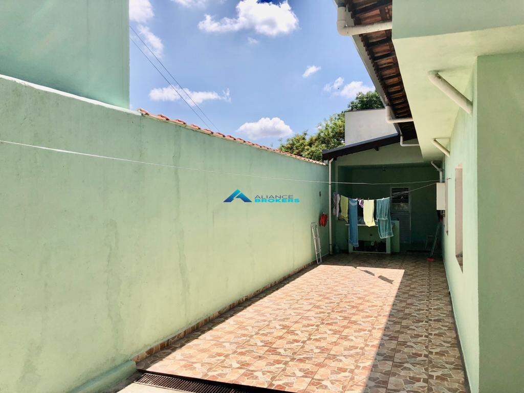 Casa à venda com 3 quartos, 218m² - Foto 6