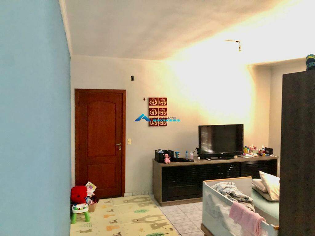 Casa à venda com 3 quartos, 218m² - Foto 16