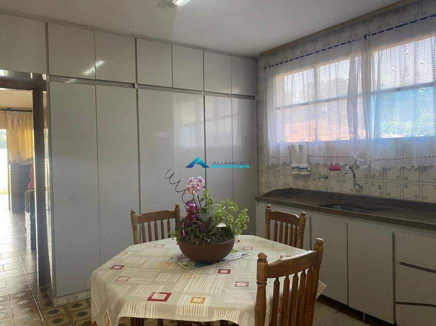 Casa à venda com 2 quartos, 208m² - Foto 12