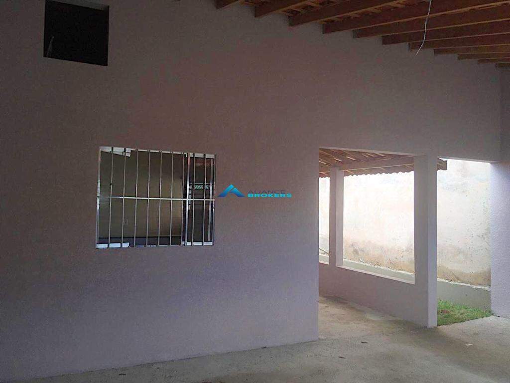 Casa à venda com 2 quartos, 121m² - Foto 2