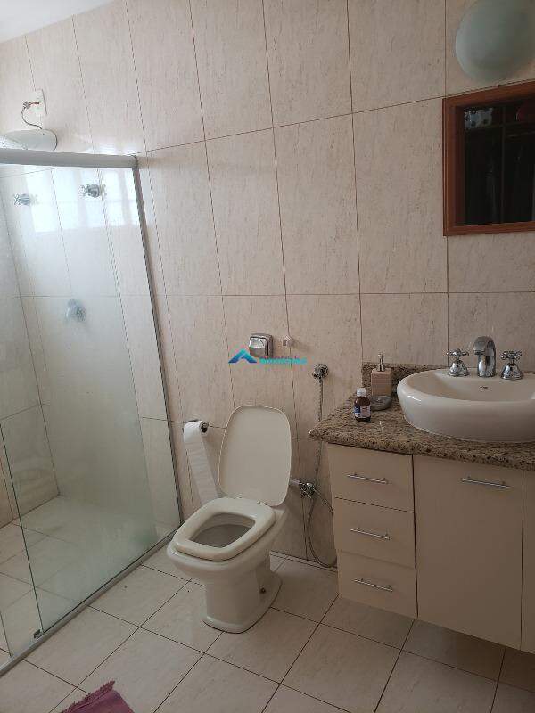 Casa à venda com 3 quartos, 250m² - Foto 25