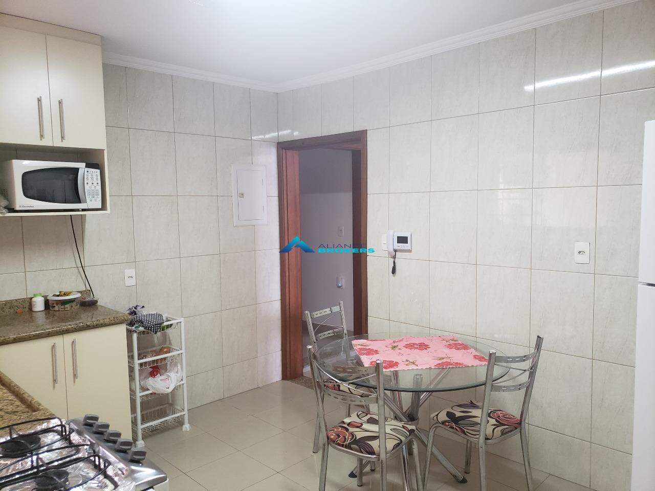 Casa à venda com 3 quartos, 250m² - Foto 17