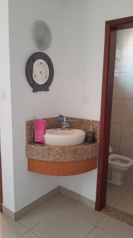 Casa à venda com 3 quartos, 250m² - Foto 14