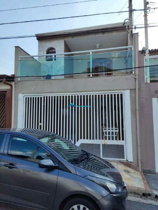 Casa à venda com 3 quartos, 180m² - Foto 1