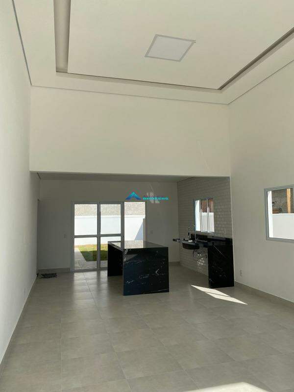 Casa à venda com 3 quartos, 150m² - Foto 2