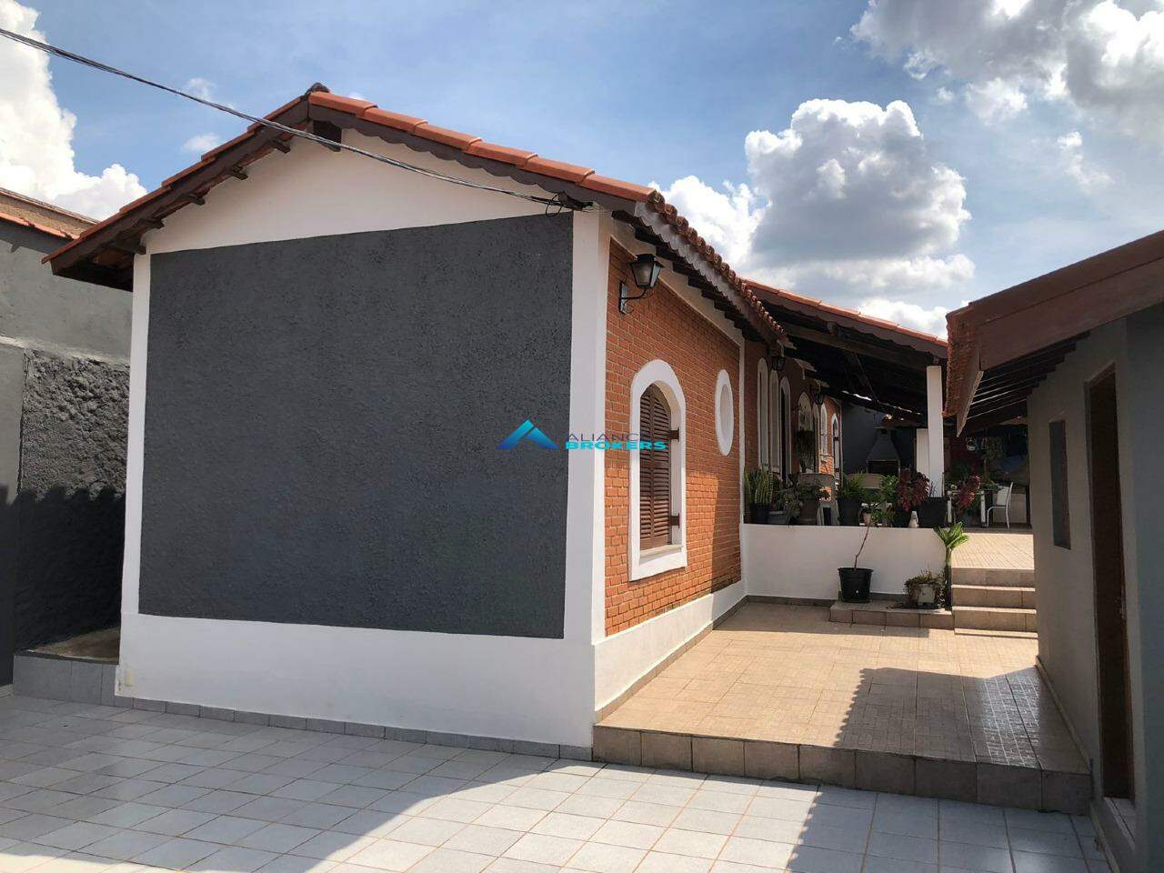 Casa à venda com 3 quartos, 204m² - Foto 2