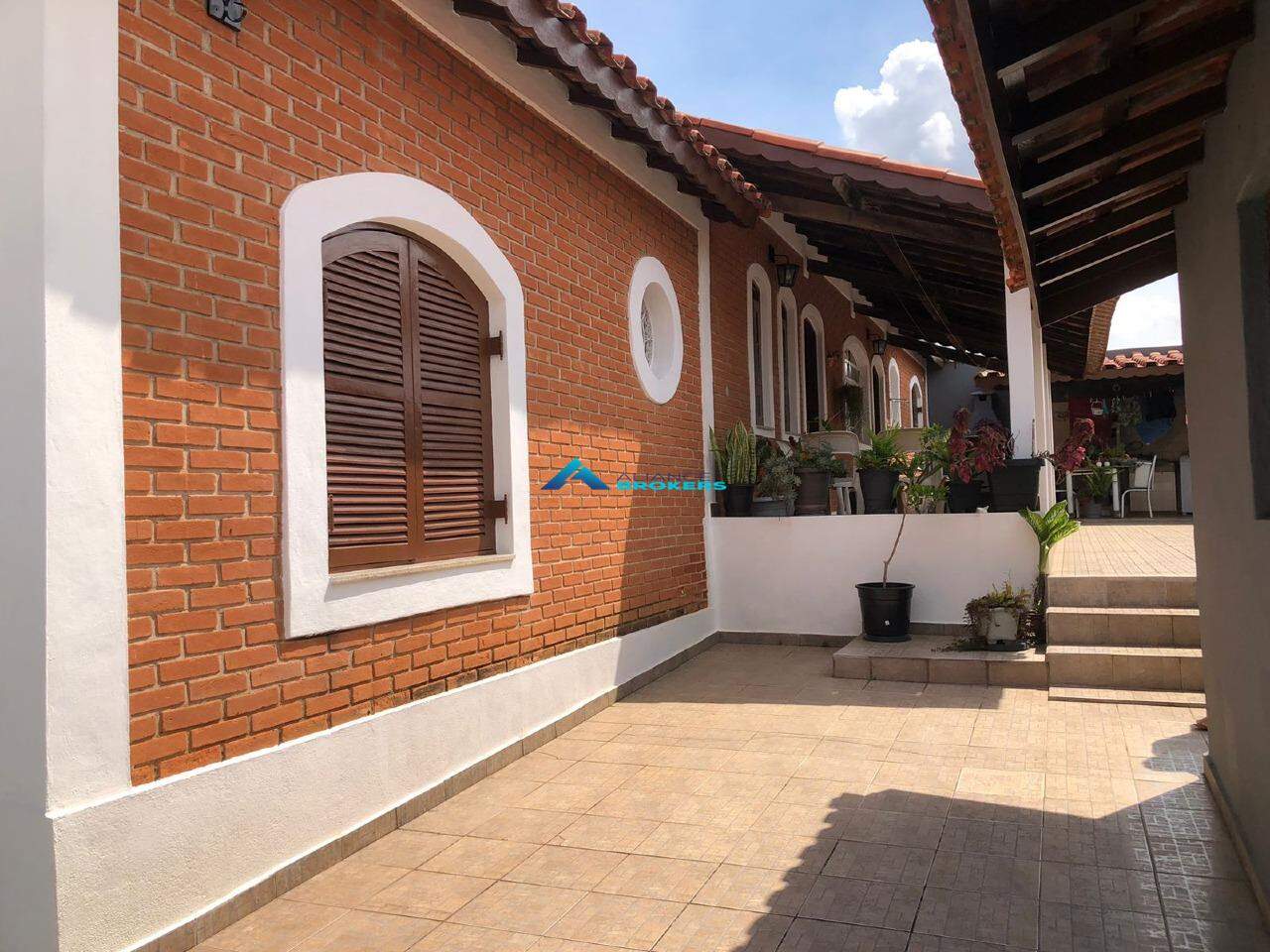 Casa à venda com 3 quartos, 204m² - Foto 4