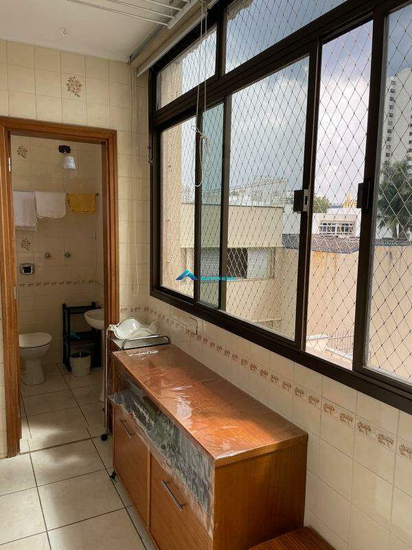 Apartamento à venda com 3 quartos, 150m² - Foto 8