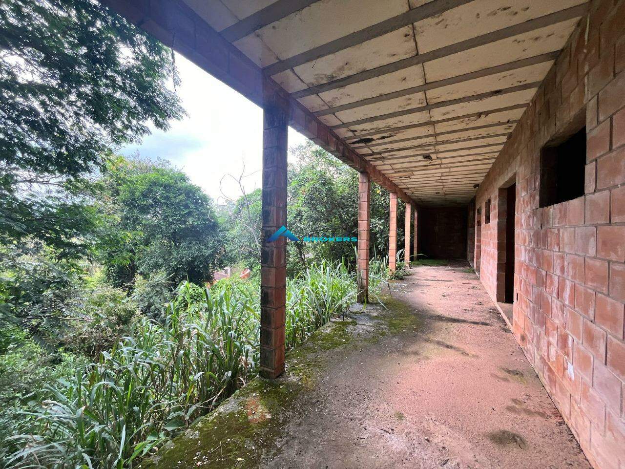 Chácara à venda com 3 quartos, 180m² - Foto 9