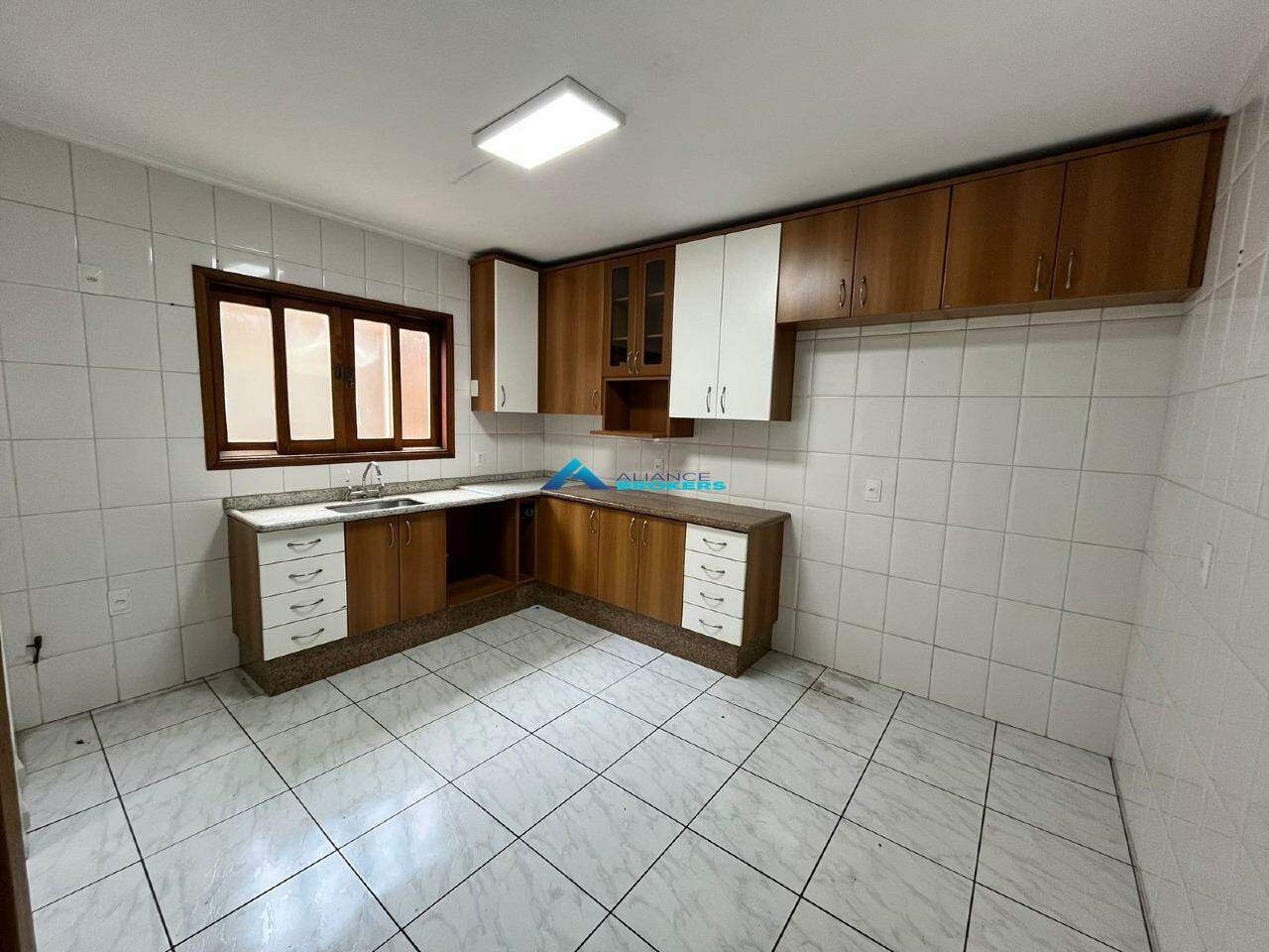 Casa para alugar com 3 quartos, 148m² - Foto 8