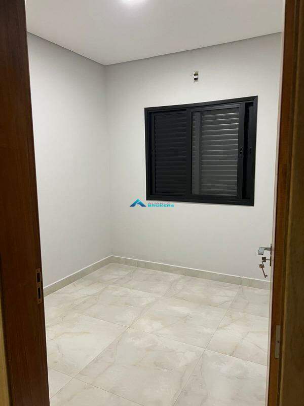 Casa à venda com 4 quartos, 160m² - Foto 15