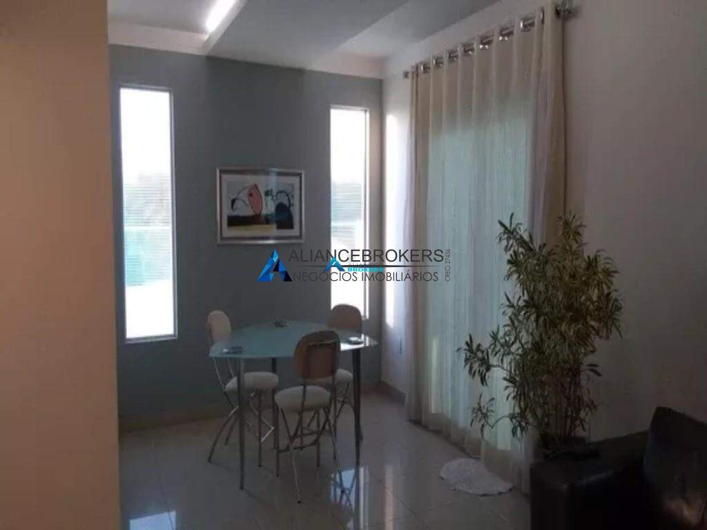 Casa à venda com 3 quartos, 220m² - Foto 5