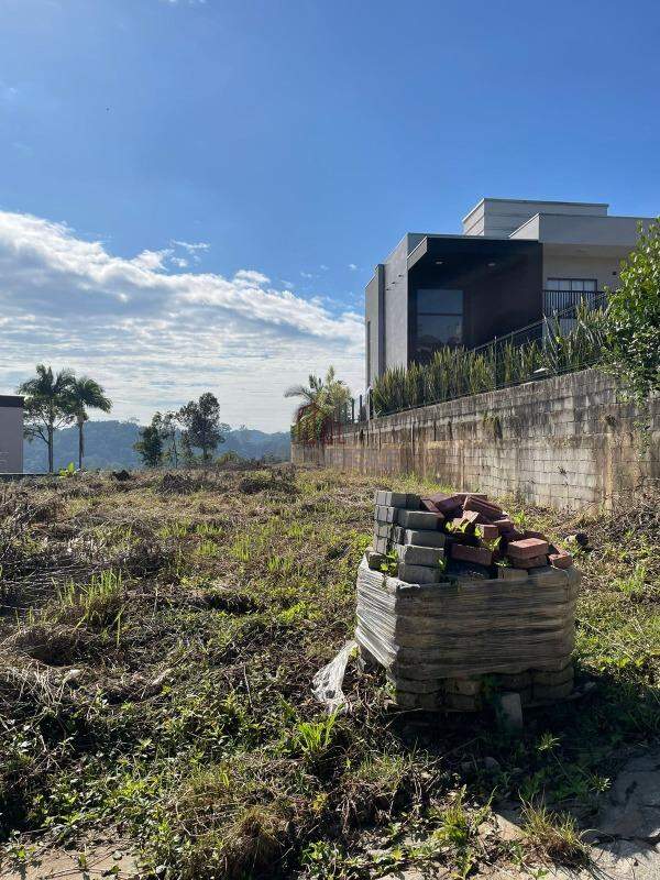 Lote/Terreno de 604m² no bairro Primeiro de Maio, em Brusque | Eu Corretor