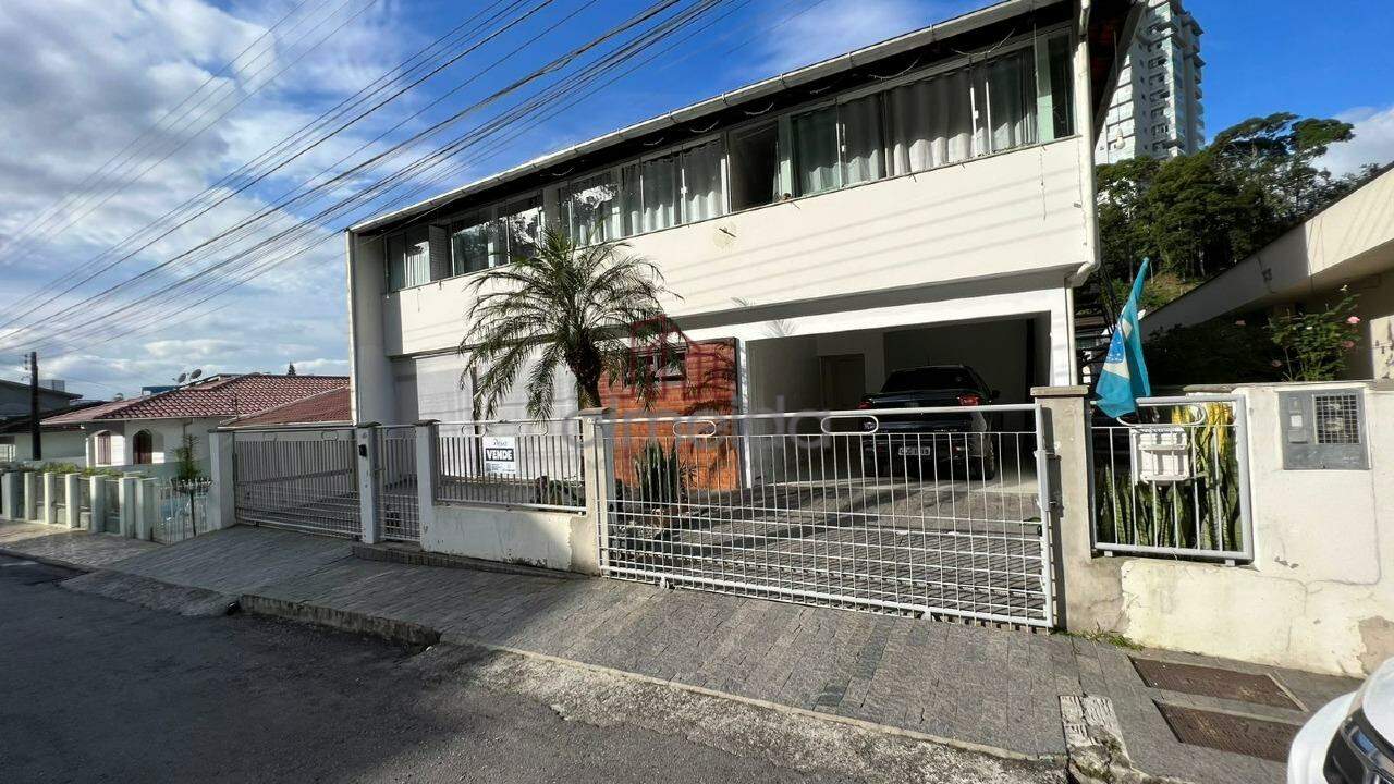 Casa de 4 quartos, 387m² no bairro Santa Rita, em Brusque | Eu Corretor