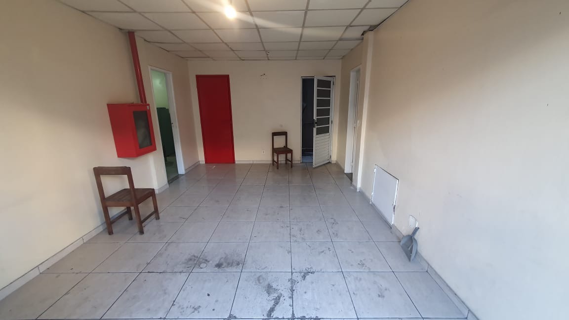 Loja para aluguel no Alvarez: 