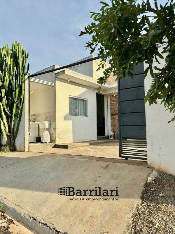 Casa à venda no Residencial Água Branca: 