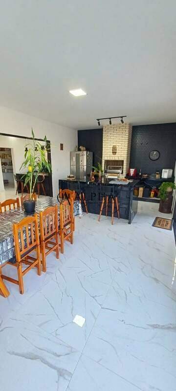 Casa em condomínio à venda no Portal das Estrelas I: 