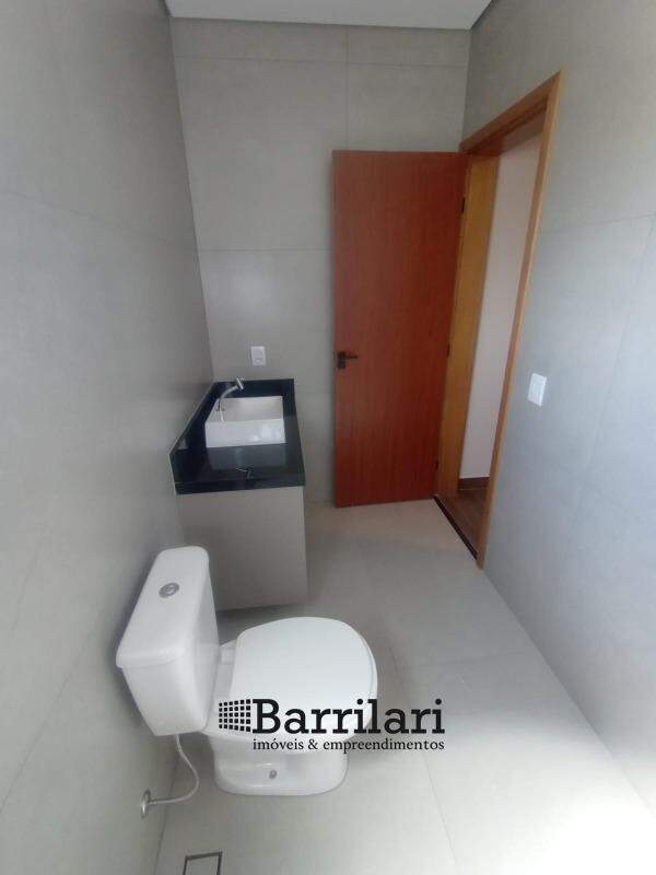 Casa em condomínio à venda no Portal Ville Jardins: 