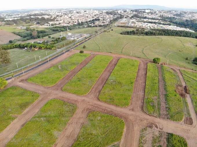 Terreno à venda no Jardim Maria Conceição: 