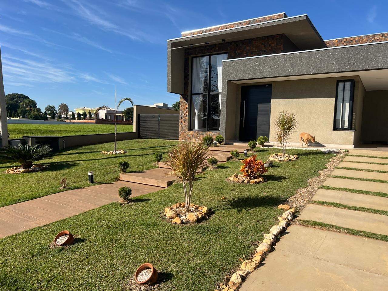 Casa em condomínio à venda no Residencial Jatobá I: 