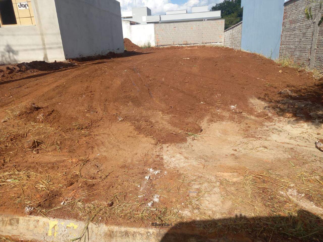 Terreno à venda no Vila dos Ipês: 
