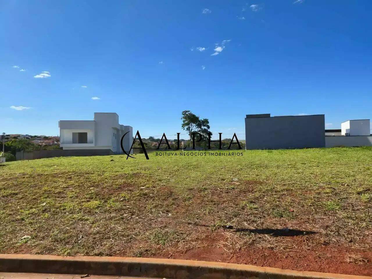 Terreno à venda no Portal Ville Jardins: 