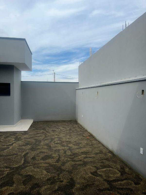 Casa à venda no Avecuia: 