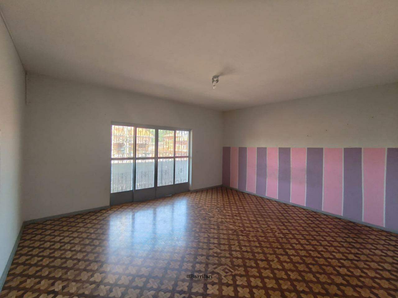 Casa comercial à venda no Centro: 