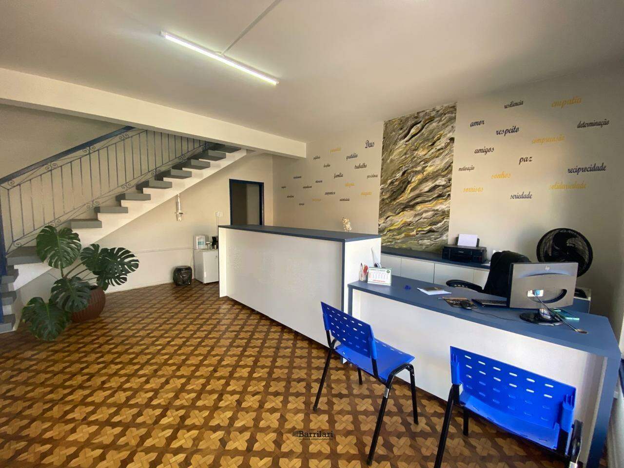 Casa comercial à venda no Centro: 