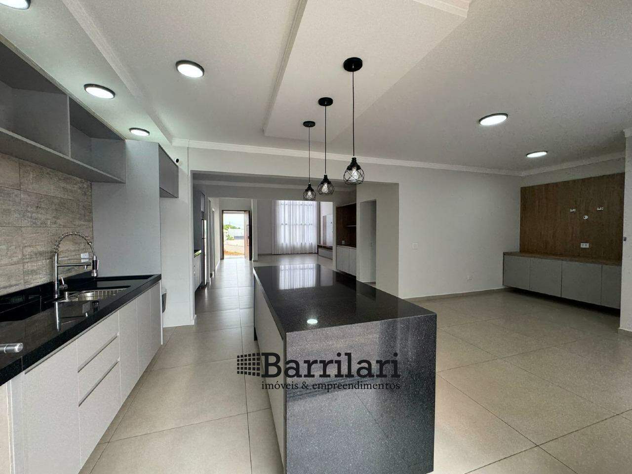 Casa em condomínio à venda no Portal das Estrelas III: 